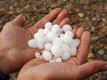 Унищожителна градушка около Сопот, над 70% от насажденията са поразени