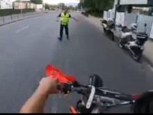 Мотористът, изгаврил се с полицаи в Пловдив, се оказа абсолютен рецидивист на пътя