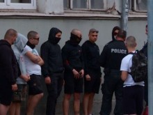 Футболни агитки опитаха да нахлуят на културно събитие в Пловдив