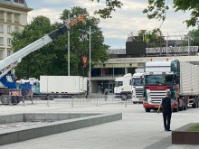 Започна монтирането на огромното виенско колело в центъра на Пловдив