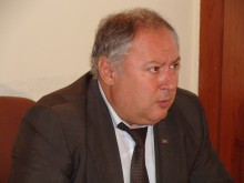 Прибират 1000 коли на военните на паркинг в "Гладно поле"