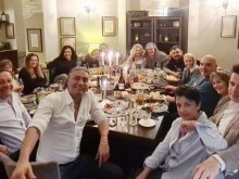 Така празнуват ВИП особите ни, масата пребогата! Халваджиян, Рачков и Хилда също там