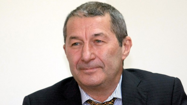 Продължават да се борят за живота на Владимир Каролев