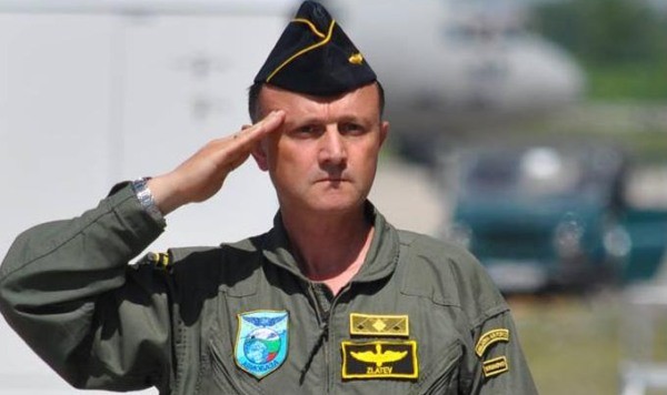 БГНЕС Генерал майор Златко ЗлатевГенерал майор Златко Златев е пилот с дългогодишен