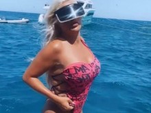 Андреа поде кампания срещу нападките, че е дебела