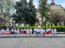 ДВГ "Пеещите котенца" с празничен концерт днес на сцената на Летния театър