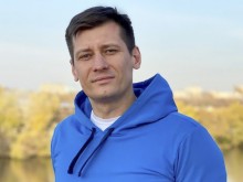 Опозиционен политик напусна Русия, иска да стигне до България