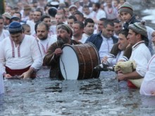 Почина Георги от Калофер, който влизаше първи в реката на Йордановден