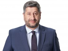 "Демократична България" обяви водачите на листите си