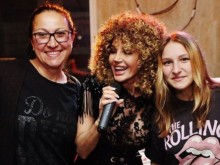 Дъщерята на Азис вече е голямо момиче, одрала е кожата на баща си