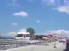 Първо видео от ужаса на затворената "Тракия", аутобанът неузнаваем