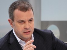 2000 журналисти и общественици поискаха оставката на Емил Кошлуков