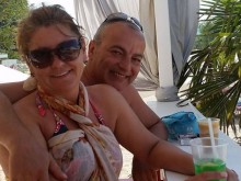 Новият социален министър и жена му със стабилни доходи, обиколили света
