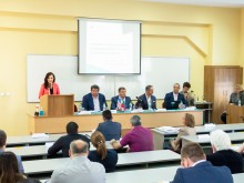 Политически експерти дискутираха в ПУ проблемите по кибер сигурността преди вота и санкциите по закона "Магнитски"