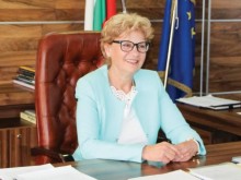 МРРБ: Министър Комитова не е спирала нито един строеж или проект по програми