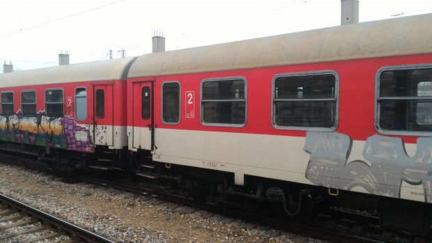 Авария след село Чинтулово Сливенско блокира десетки пътници във влака