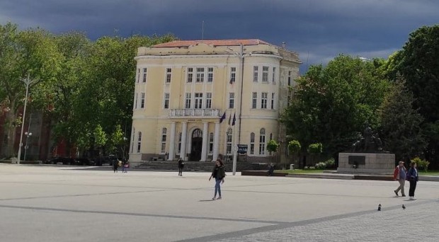 Кметът оптимист за ремонта на Военния клуб