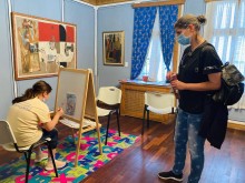 Деца рисуват хълмовете на Пловдив в детските уикенди през юни