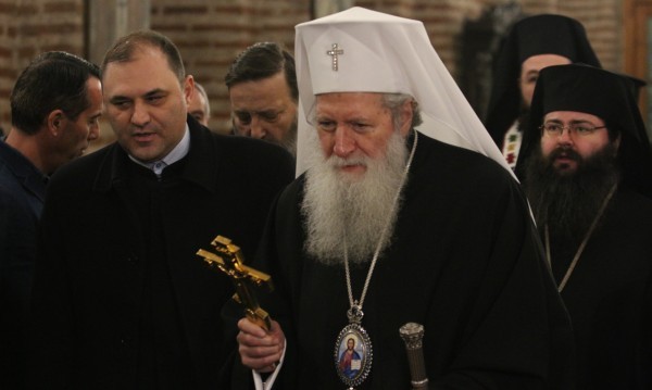 Българският патриарх Неофит е транспортиран в тежко състояние в неврологичното отделение