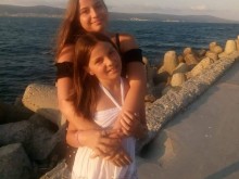 Ники Кънчев: Пиша и плача! Вижте ги тези две прекрасни сестрички!