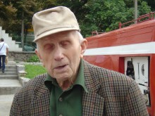 Наградиха 100-годишен пожарникар на днешния празник на огнеборците