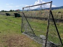 Футболна врата падна върху 3-годишно дете в Асеновград