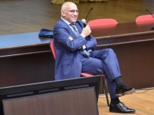 Хампарцумян: Идва бум на потреблението. Никога досега не са печатани толкова много пари