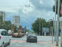Хаос на едно от най-натоварените кръстовища в Пловдив