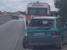 Само в Plovdiv24.bg: Джип направи ПТП на "Тракия", жена е откарана в болница