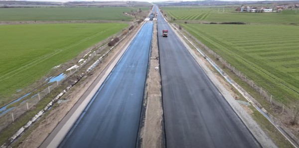 Ремонтът на над 23 км от АМ Тракия между пътните