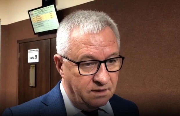 Адвокатът на Петър Маринашки: Не е пушил 4-5 дни преди катастрофата