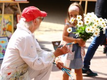 4-годишна художничка с изложба в помощ на децата с епилепсия у нас