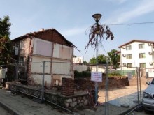 РДНСК Пловдив изяснява причините за "аварията" с разцепилата се къща