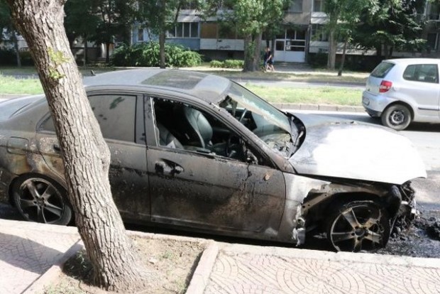 Varna24 bg
Кметът на Забърдо Валентин Черпоков предполага че палежът на колата на