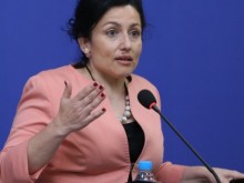 Десислава Танева: Заради политически реваншизъм сме на път да изгубим 12 млрд. лв.