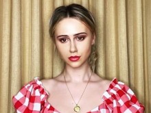 Мария Бакалова се похвали, че вече си е у дома