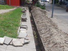 Разкопан тротоар ядоса пловдивчанин