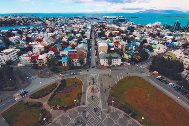 Исландия премахва всички вътрешни ограничения наложени заради борбата с COVID 19  съобщава
