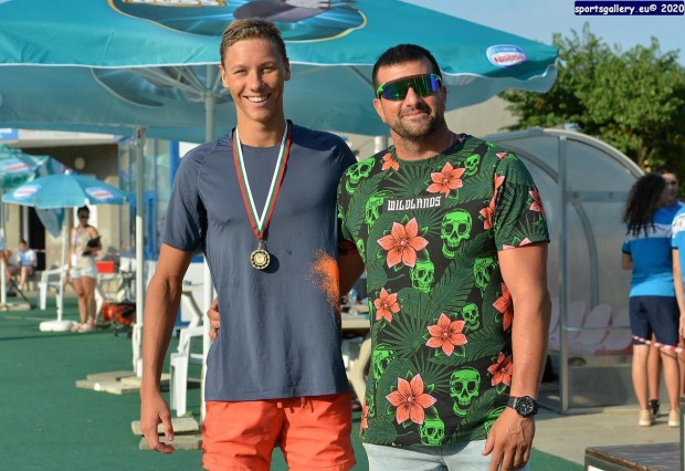 Двама плувци от редиците на шампиона на България ПСК Черно