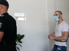 Това е изродът Иван, намушкал 11 пъти ученичка до гробищата в Бургас!