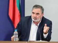 Доц. Кунчев: Прогнозата за нова вълна не е преувеличена
