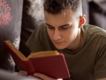 До 5000 страници задължителна литература трябва да изчетат учениците през лятото