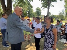 Гешев се срещна с близките на 17-годишния велосипедист, който беше пометен на пътя