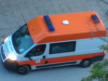 Камион падна в река, шофьорът е откаран в Пловдив