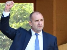 Радев: Хилядите българи по площадите надвиха страха и манипулациите