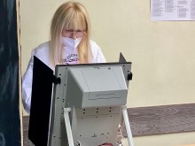 Вижте как Лили Иванова гласува