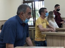 Обвиняем за палеж на заведение в Кючука се прави на интересен заради стажантки, адвокатът му полудя
