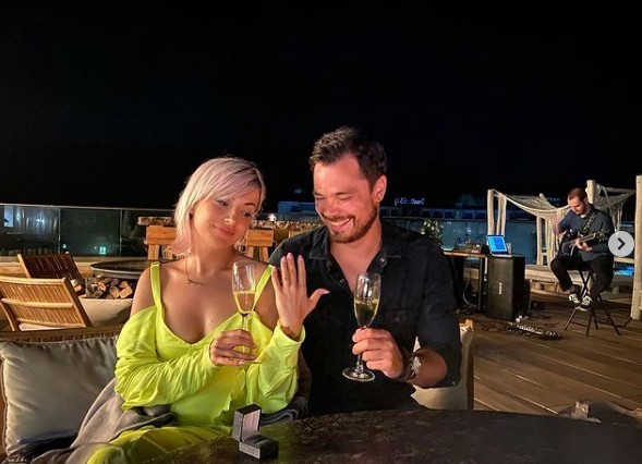 Instagram
Мъжът на Поли Генова реши да й предложи брак след