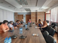 Министър Комитова обсъди възможности за осигуряване на средства за пътни обекти с АПИ и "Автомагистрали" ЕАД