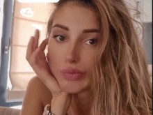 На Алекс Петканова й писна да "виси" в социалните мрежи